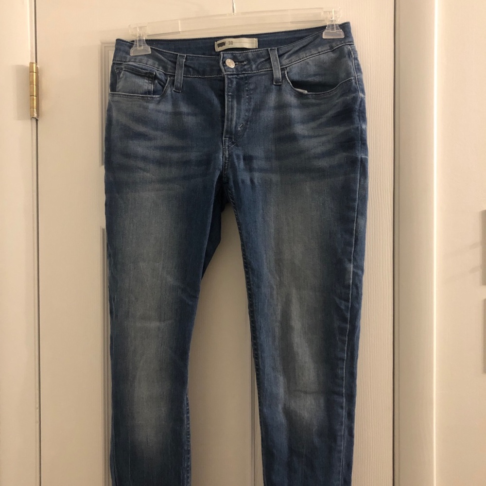 SOLD NWOT Levi’s Stretchy Mid rise Skinny Jeans